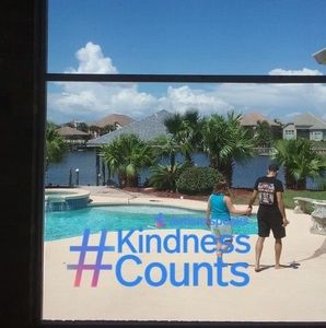 Meet your Posher, Celina